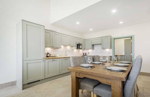 Little Rissington Cottage | Barn in Cotswolds with Hot Tub & Scenic Views