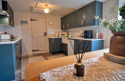 Buxton Cottage | Barn in Peak District with Countryside Views