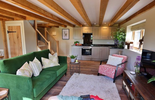 Quedgeley Cottage | Barn in Warwickshire near Cotswolds