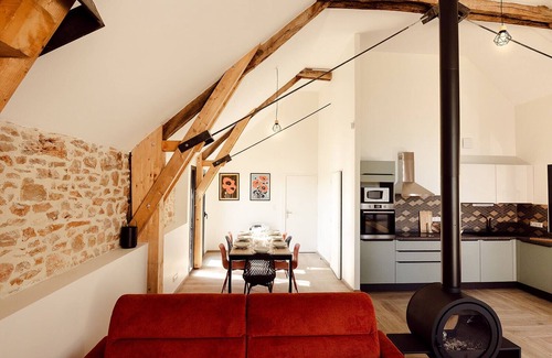 Assier House | Barn La Roca Masia-Les Coquelicots, swimming pool, garden, 4 bedrooms 8/10 persons