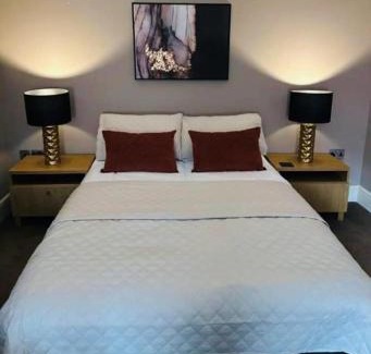 Storwood House | Barn near York with hot tub - Perfect for Groups and Families