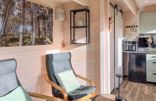 Forfar Cottage | Barn Owl Cabin - UK45401
