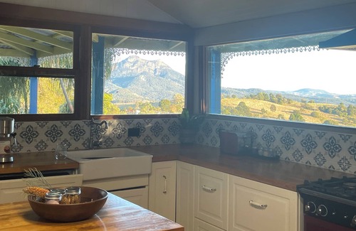 Barney View Cottage | Barney Views Cottage. Stunning mountain views! Cosy woodfire & outdoor firepit!
