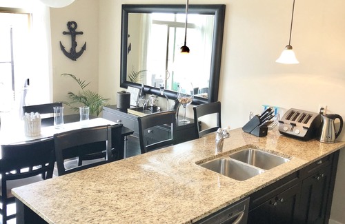 Westbank Condo | Barona Beach Luxury Lake Front Condo/W Boat Slip, West Kelowna,