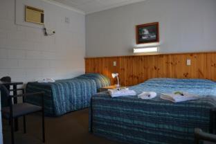 Nuriootpa Hotel | Barossa Palms Motel