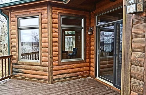 Scottsville House | Barren River Lake Cabin ~ Hot Tub, Pet-Friendly, Near Mammoth Cave