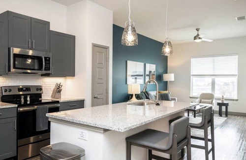 Buda Apartment | Barsala l Stylish Studio Near Plum Creek; Fitness Center