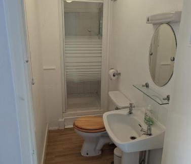 Blakesley Bed & Breakfast | Bartholomew Arms