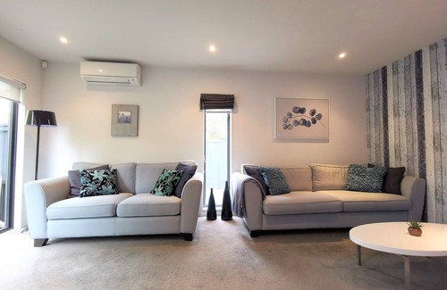 Riccarton House | Bartlett By The Park Front- last Minute Specials
