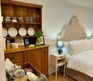 New Forest District Apartment | Barton Hollow