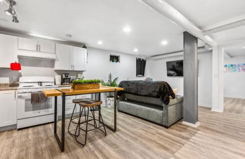 Alamo Placita House | Basement with Full Kitchen and Near Downtown