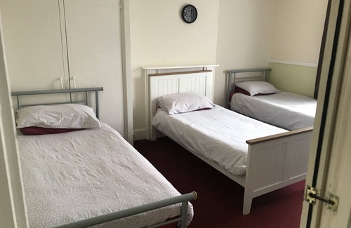 Aldershot Bed & Breakfast | Basic Bed & Breakfast in a village public house