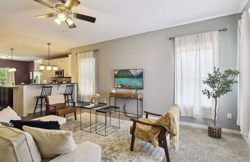 Richfield House | Basketball Court, Pickleball, Karaoke, 6 Beds