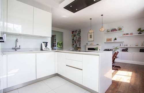 St. Helen's Apartment | Bassett Road XII by onefinestay