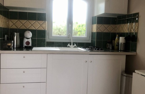 Pignans Condo | Bastidon provencal for 4 people, adult only.