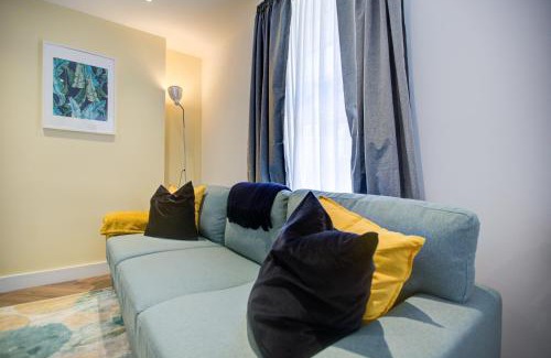 Margate House | Bath Lodge - Arree Stays