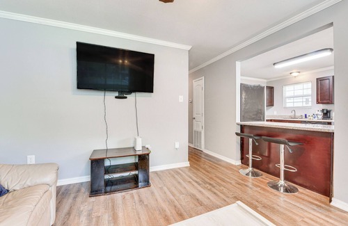 Broadmoor House | Baton Rouge Home w/Yard ~ 14 Mi to Downtown!