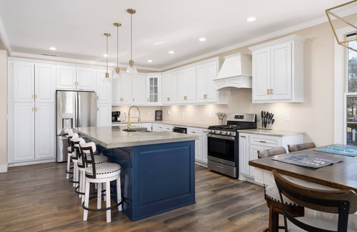 Jasper House | Battle Branch Retreat - Luxurious Lake Side Escape