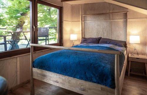 Borstel Bed & Breakfast | Baumhaus Beletage