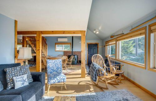 Waldport House | Bay and Horizon Views! Dog Friendly! Crabbing and Fishing Close By!