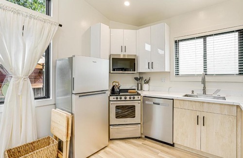 Pinole Apartment | Bay Area Apt with Patio Near Parks and Hiking!