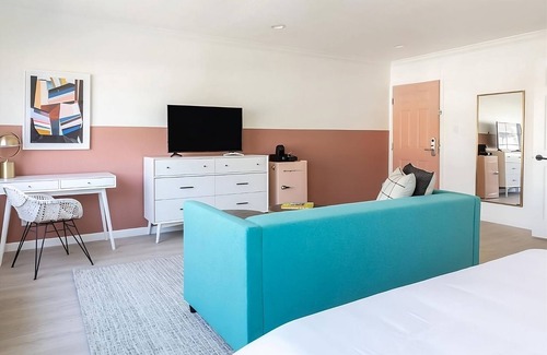 Piedmont Avenue Resort | Bay Area Charm: Comfortable Accommodation within 6 miles of Berkeley Marina!