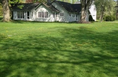 Fort Erie House | Bay Beach house. No roads to cross to beach. Private beach.
