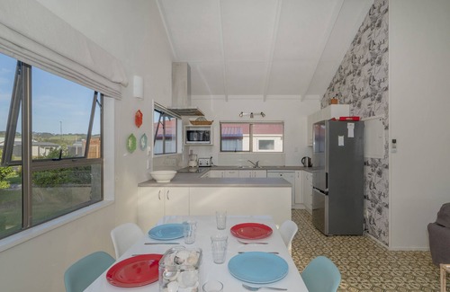 Cooks Beach House | Bay Coast Happy Place - Cooks Beach Holiday Home