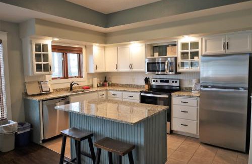 Nisswa Apartment | Bay Colony 766 - lower