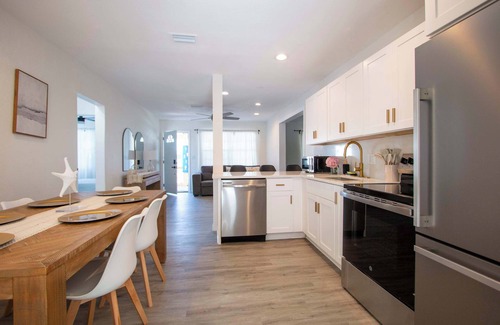 Bay Esplanade House | Bay Esplanade By GoldenCoastRentals