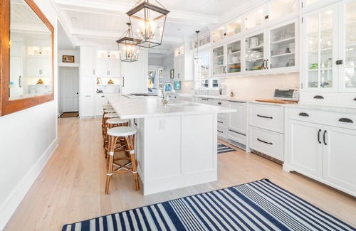 Avon House | Bay Head Home on the Ocean with Pool