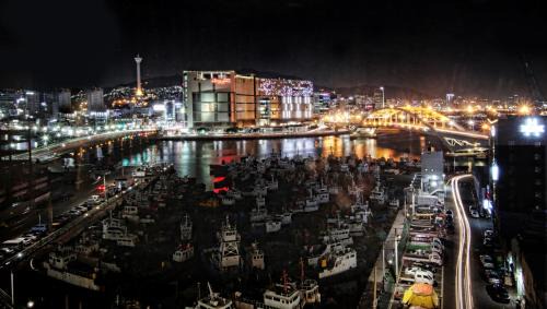 Yeongdo Hotel | Bay Hound Hotel