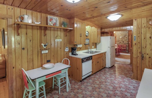 Deerwood House | Bay Lake Cabin by Historic Ruttger's Resort