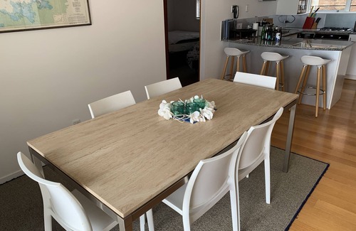 Russell House | Bay of Islands Beachfront - All Tide Swimming, Kayaks, WiFi - Tapeka del Mar