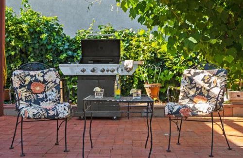 Bay Park House | Bay Park Garden Paradise - central Location, AC, Washer Dryer & Private yard!