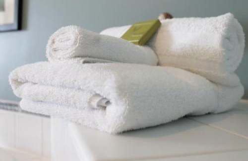 Shelbyville Resort | Bay Pointe Inn