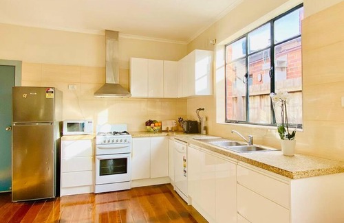 Highett Apartment | Bay Rd Kids & Pet Friendly Free Parking
