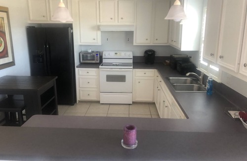 Galveston House | Bay Ridge home. Coastal retreat for family fun. Beach and bay views.