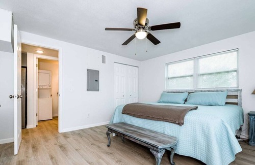 Smith's Memento Apartment | BAY SUITE- 5 MIN WALK TO BEACH