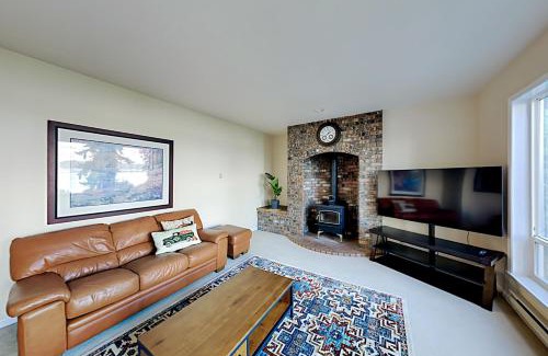Oak Harbor House | Bay to Baker