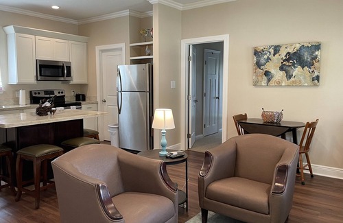 Palacios House | Bay View Cottage - 1 block to lighted fishing piers, parks, boat ramp & more.