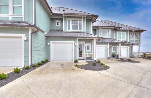 Rockport House | Bay View Escape at The Reserve