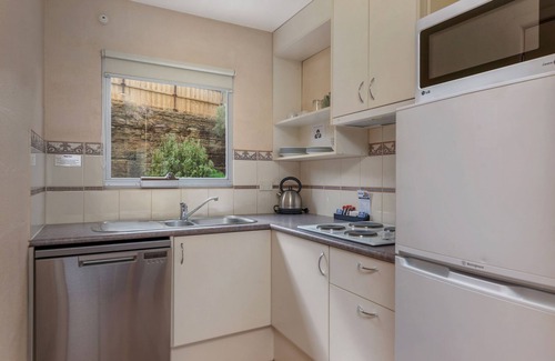 West Hobart Apartment | Bay View Villas