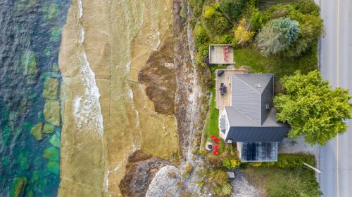 Lion's Head House | Baycrest Waterfront Escape