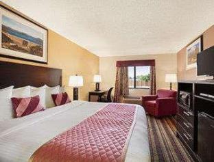 Cascade Hotel | Baymont by Wyndham Anderson