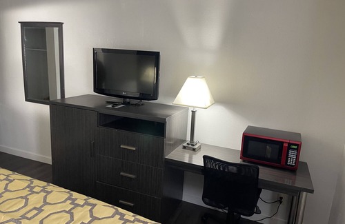 Branford Hotel | Baymont by Wyndham Branford/New Haven