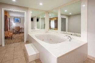 Grand Rapids Hotel | Baymont by Wyndham Grand Rapids Airport