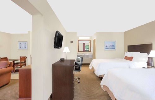 Greenville Hotel | Baymont by Wyndham Greenville