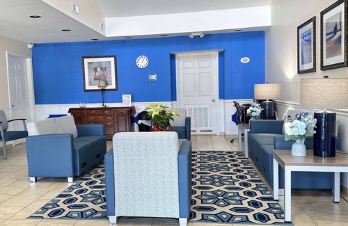 Greenwood Hotel | Baymont by Wyndham Greenwood