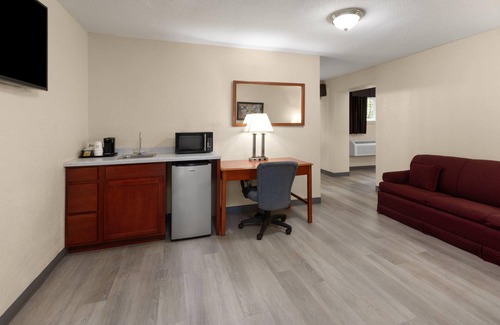 Iron Mountain Hotel | Baymont by Wyndham Iron Mountain